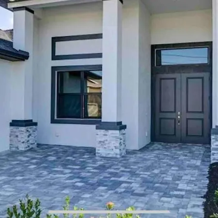 Newly Built Villa Ballerina With Heated Pool And Incredible View Into Beautiful Arrowheadcanal Cape Coral Exterior photo