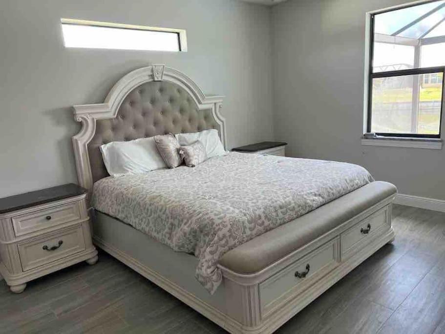 Newly Built Ballerina With Heated Pool And Incredible View Into Beautiful Arrowheadcanal Cape Coral