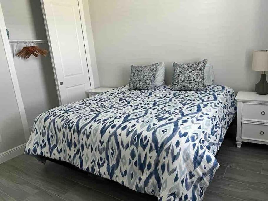 Villa Newly Built Ballerina With Heated Pool And Incredible View Into Beautiful Arrowheadcanal *