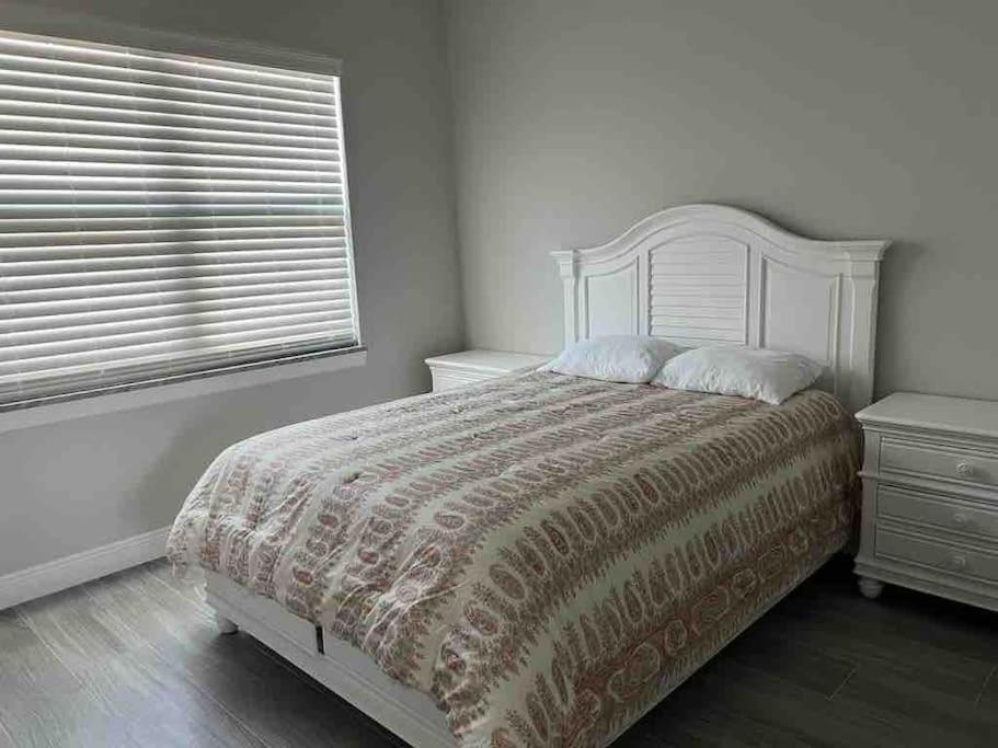 Villa Newly Built Ballerina With Heated Pool And Incredible View Into Beautiful Arrowheadcanal Cape Coral